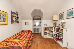 22 Hathaway Dr, Garden City, NY 11530 - Photo 7