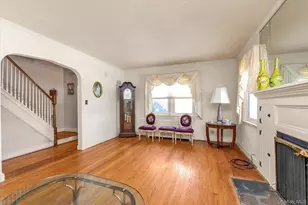 22 Hathaway Dr, Garden City, NY 11530 - Photo 11