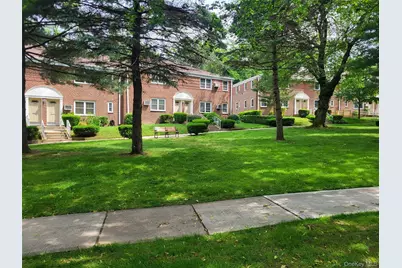 224-23 Kingsbury Avenue #B, Oakland Gardens, NY 11364 - Photo 3