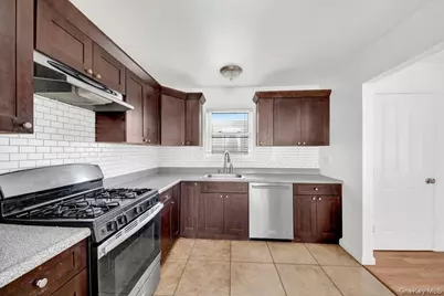 52 Sears Avenue, Elmsford, NY 10523 - Photo 5