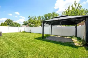 52 Sears Ave, Elmsford, NY 10523 - Photo 33