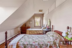 35 S Penataquit Ave, Bay Shore, NY 11706 - Photo 17