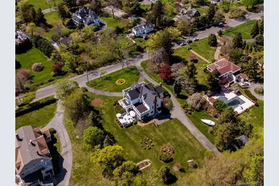 35 S Penataquit Avenue, Bay Shore, NY 11706 - Photo 31