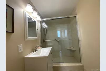 27010 Grand Central Parkway #10X, Floral Park, NY 11005 - Photo 15