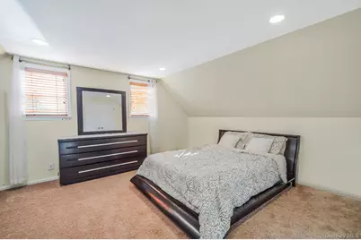 10 Pickwick Court, Stony Brook, NY 11790 - Photo 23