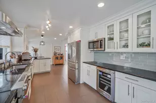 10 Pickwick Ct, Stony Brook, NY 11790 - Photo 13