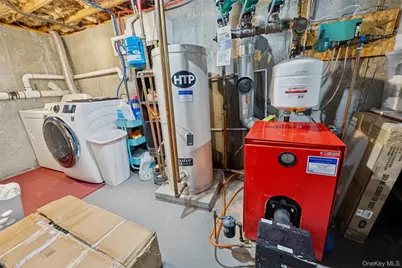 6 Montauk Boulevard, East Hampton, NY 11937 - Photo 25