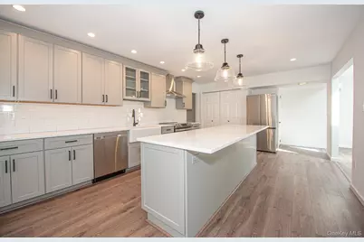 22 Eastover Drive, East Northport, NY 11731 - Photo 9