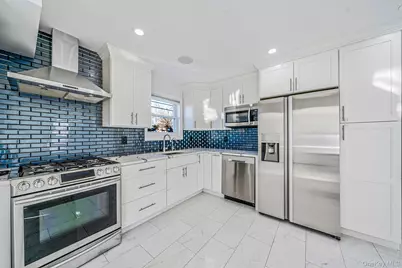 1 Munro Boulevard, Valley Stream, NY 11581 - Photo 13