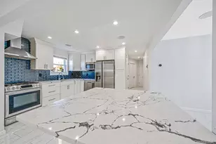 1 Munro Blvd, Valley Stream, NY 11581 - Photo 15