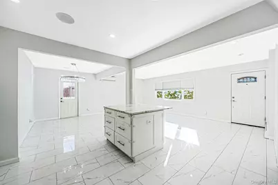 1 Munro Boulevard, Valley Stream, NY 11581 - Photo 11