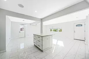 1 Munro Blvd, Valley Stream, NY 11581 - Photo 11