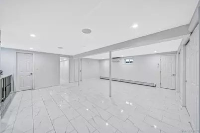 1 Munro Boulevard, Valley Stream, NY 11581 - Photo 31