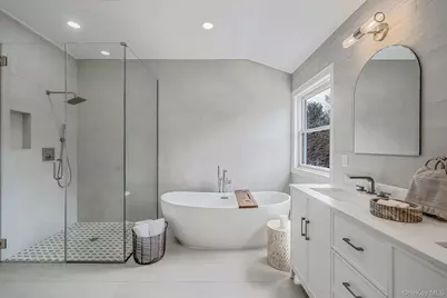 118 Fairway View Drive #118, Commack, NY 11725 - Photo 35