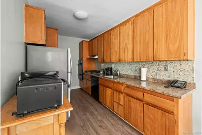 1015 Old Post Road #2H, Mamaroneck, NY 10543 - Photo 9