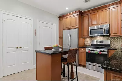 369 Trotting Lane, Westbury, NY 11590 - Photo 7