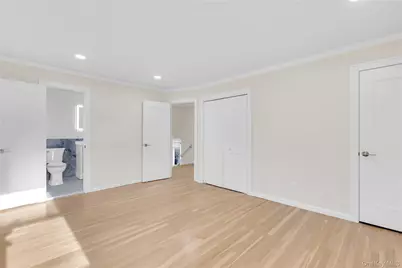 1554 Holiday Park Drive, Wantagh, NY 11793 - Photo 29