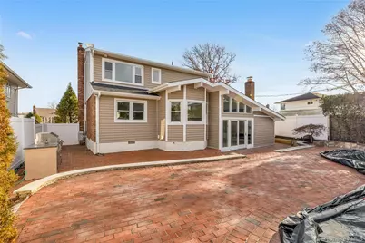 1554 Holiday Park Drive, Wantagh, NY 11793 - Photo 37