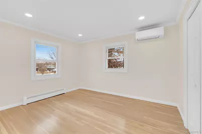 1554 Holiday Park Drive, Wantagh, NY 11793 - Photo 27