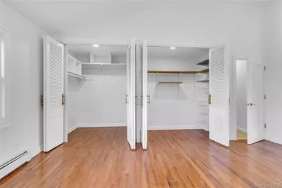 1554 Holiday Park Drive, Wantagh, NY 11793 - Photo 33