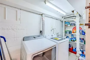 24 Ferndale Dr, Hicksville, NY 11801 - Photo 23