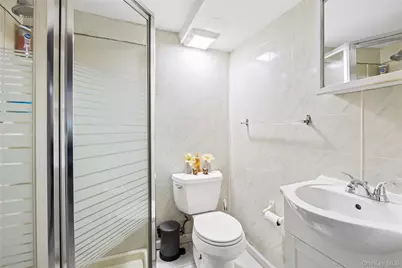 24 Ferndale Drive, Hicksville, NY 11801 - Photo 19