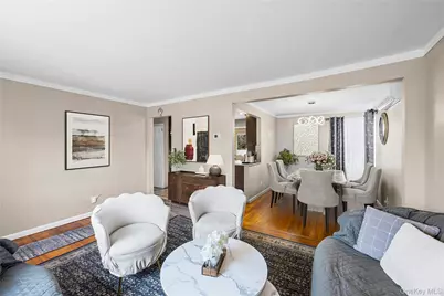 24 Ferndale Drive, Hicksville, NY 11801 - Photo 3