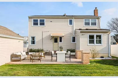 24 Ferndale Drive, Hicksville, NY 11801 - Photo 27