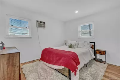 64 Eileen Avenue, Plainview, NY 11803 - Photo 15