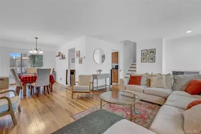 64 Eileen Avenue, Plainview, NY 11803 - Photo 7