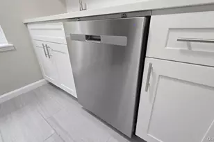 144-17 Grand Central Pkwy, Kew Gardens, NY 11435 - Photo 13