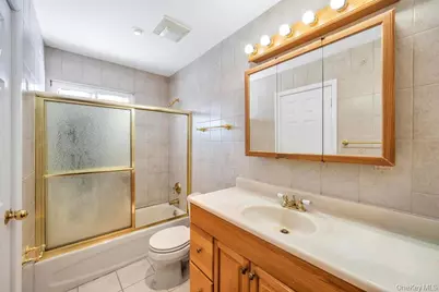 19 Evers Street, Hicksville, NY 11801 - Photo 9