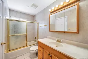 19 Evers St, Hicksville, NY 11801 - Photo 9