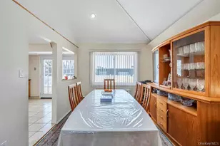 19 Evers St, Hicksville, NY 11801 - Photo 7