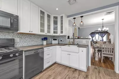 24715 89th Avenue, Bellerose, NY 11426 - Photo 7