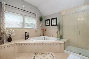 2 Pondside Ct, Mount Sinai, NY 11766 - Photo 17