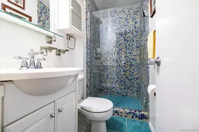 15115 84 Street #5D, Howard Beach, NY 11414 - Photo 11