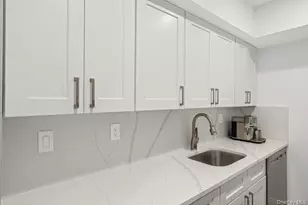 25 Alhambra Dr, Oceanside, NY 11572 - Photo 7