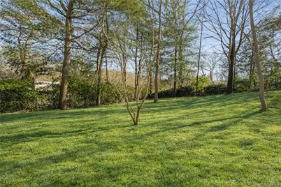 10 Pinedale Avenue, Farmingville, NY 11738 - Photo 5