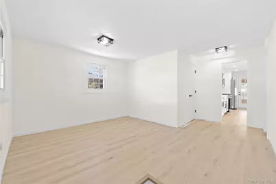 10 Pinedale Avenue, Farmingville, NY 11738 - Photo 7