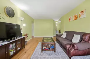 87-30 204th St, Hollis, NY 11423 - Photo 3