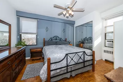 166 Pearsall Drive #5E, Mount Vernon, NY 10552 - Photo 17