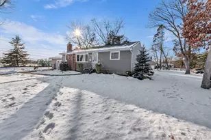 34 W Court Dr, Centereach, NY 11720 - Photo 37