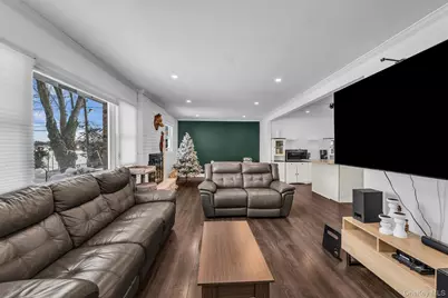 34 W Court Drive, Centereach, NY 11720 - Photo 3