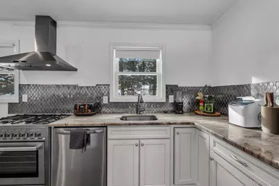 34 W Court Drive, Centereach, NY 11720 - Photo 15