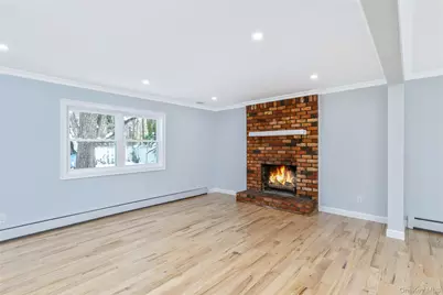 19 Stuyvesant Circle E, East Setauket, NY 11733 - Photo 21