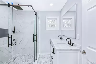 19 Stuyvesant Circle E, East Setauket, NY 11733 - Photo 31