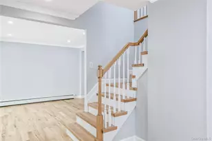 19 Stuyvesant Cir E, East Setauket, NY 11733 - Photo 7