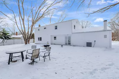 19 Stuyvesant Circle E, East Setauket, NY 11733 - Photo 37