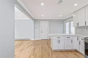 19 Stuyvesant Cir E, East Setauket, NY 11733 - Photo 15